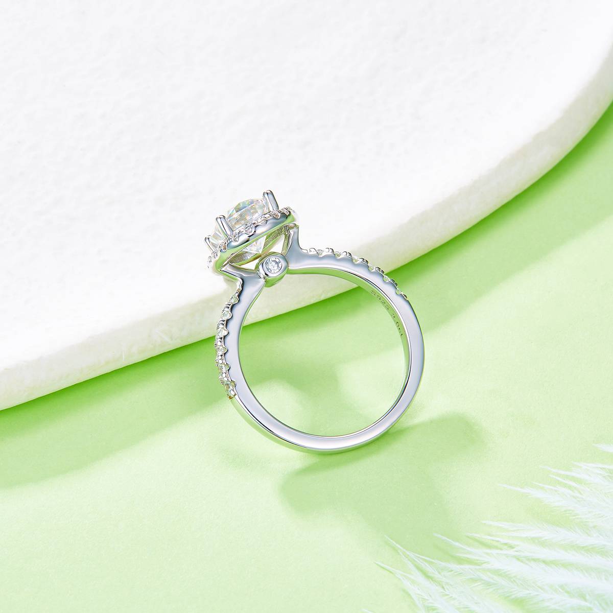 Light luxury egg shaped S925 silver plated white gold moissanite diamond women's ring 2.0 carats D-grade